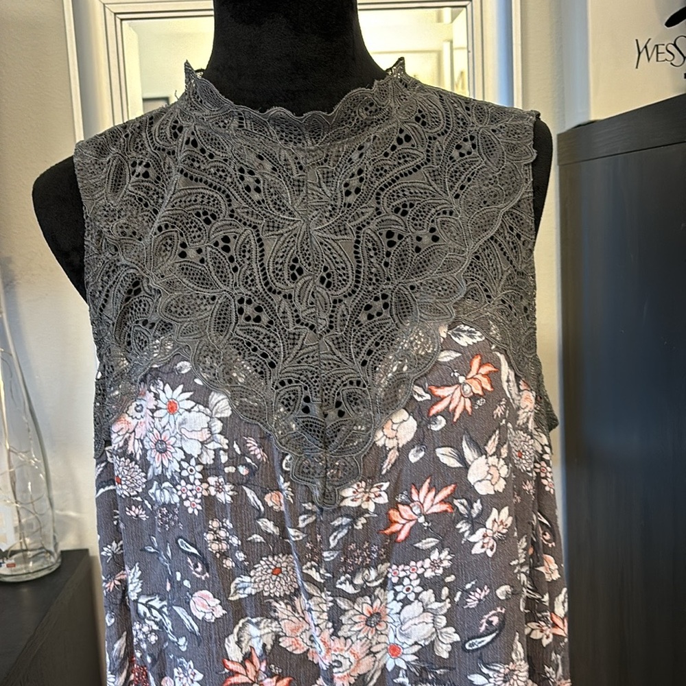 Torrid top - Picture 3 of 8